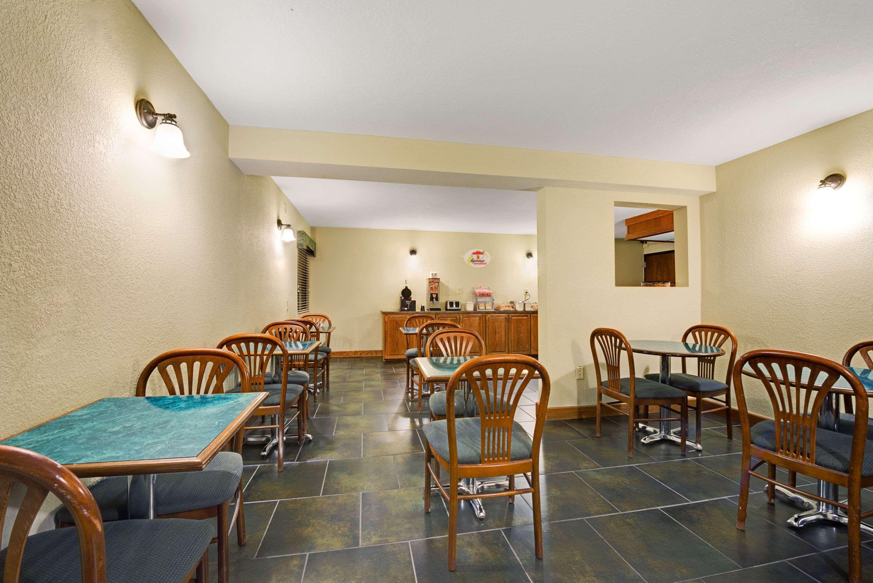 Spark By Hilton Wichita East מראה חיצוני תמונה