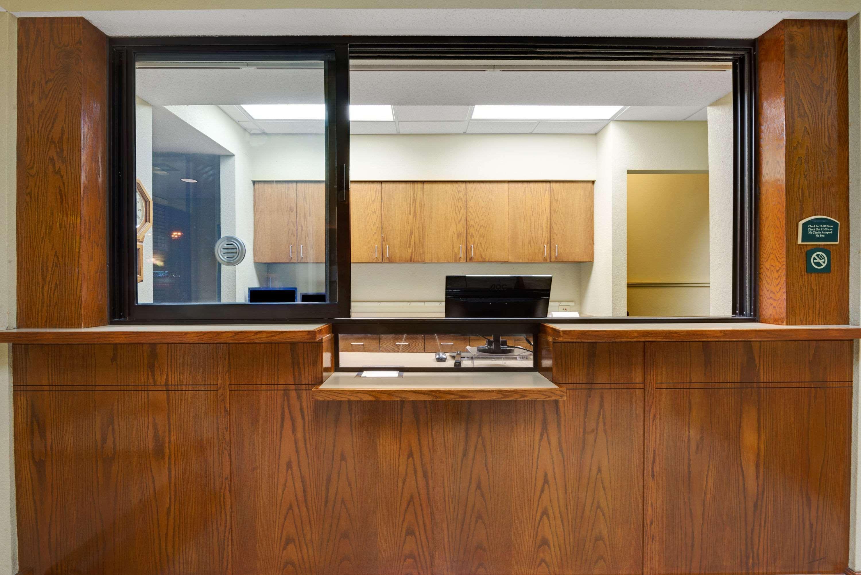Spark By Hilton Wichita East מראה חיצוני תמונה