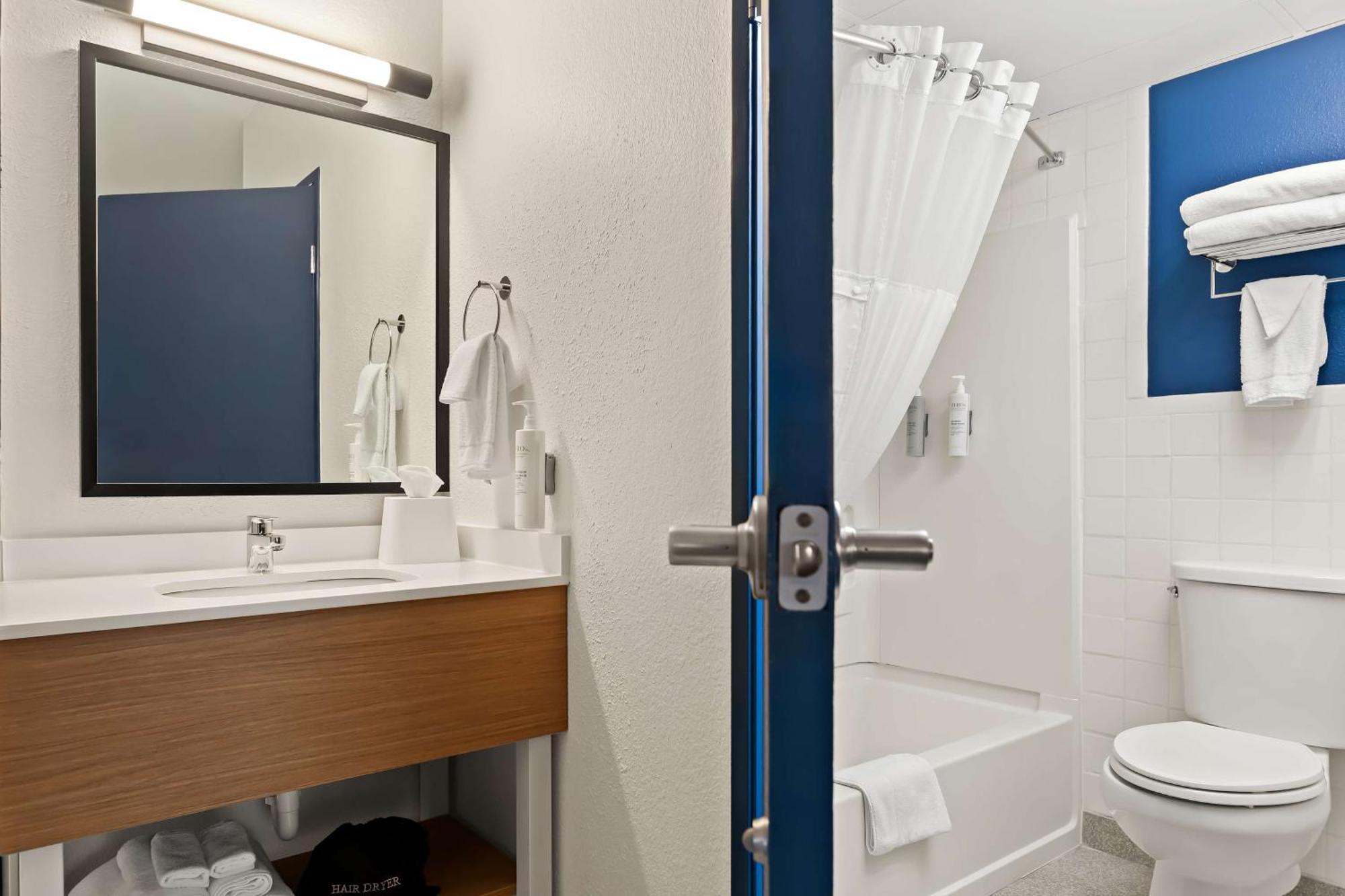 Spark By Hilton Wichita East מראה חיצוני תמונה