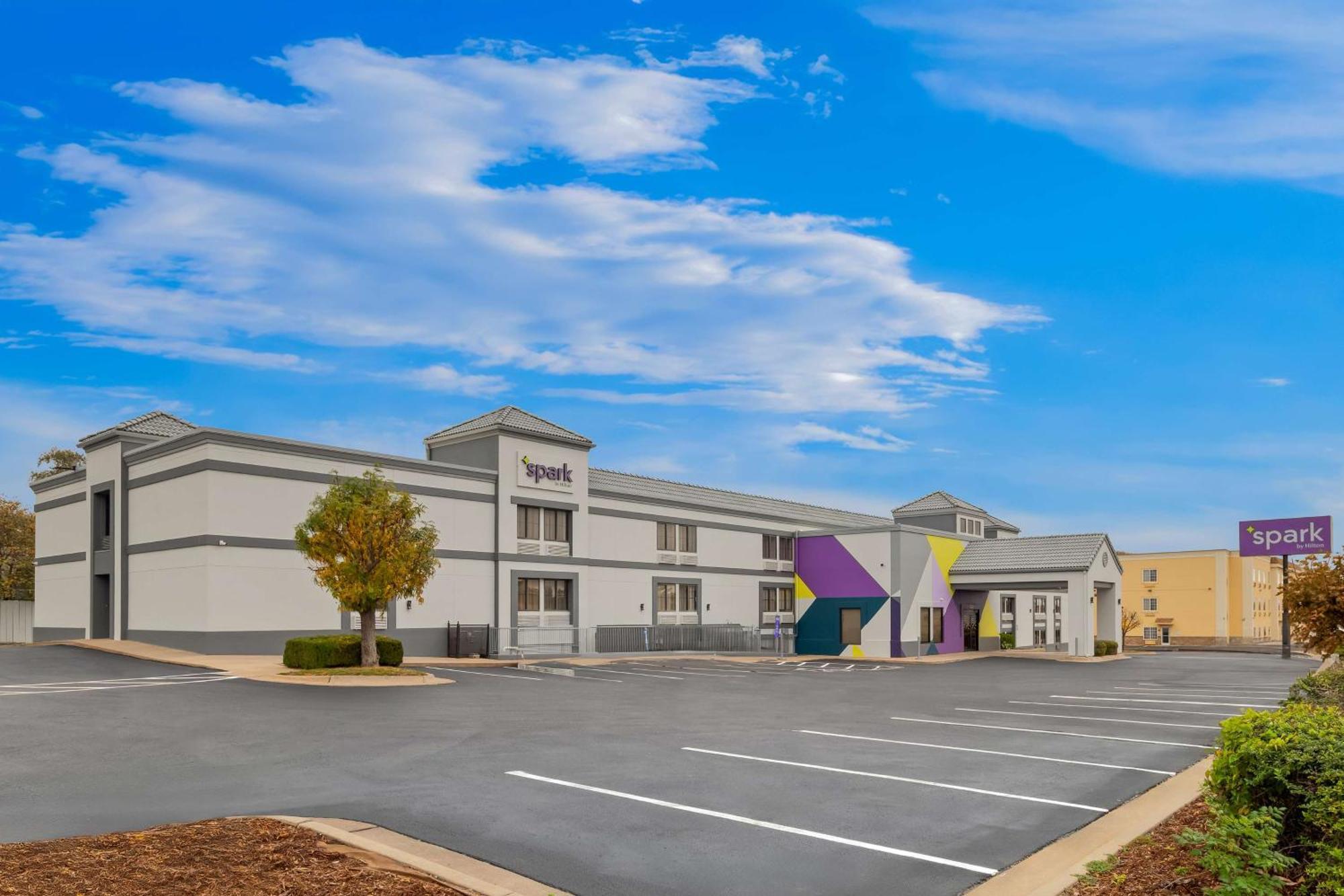 Spark By Hilton Wichita East מראה חיצוני תמונה
